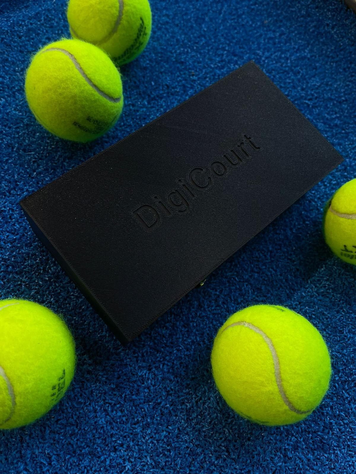 Le boîtier DigiCourt fermé, design compact et robuste